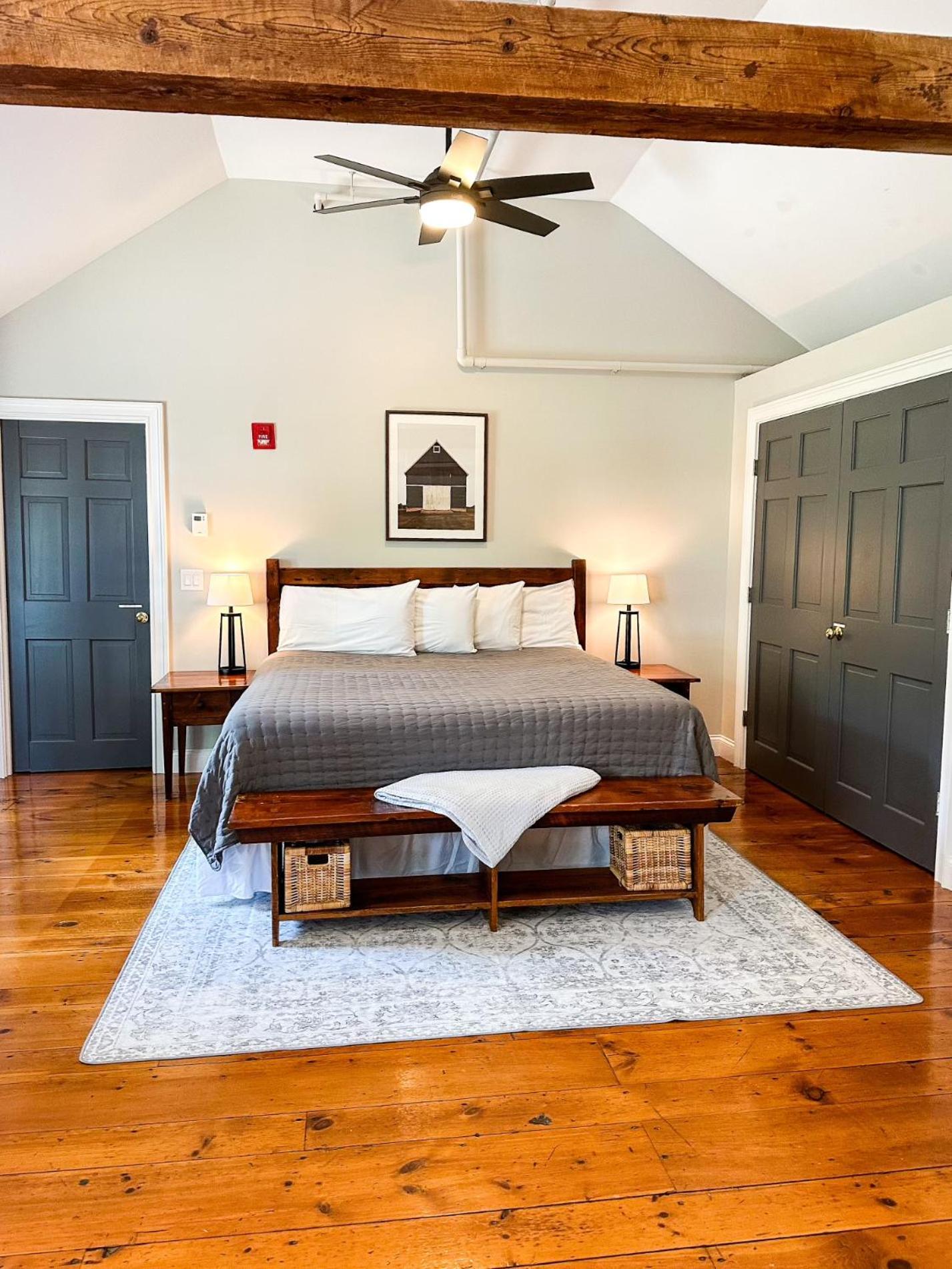 The Black Walnut Inn อัมเฮิร์สต์ ภายนอก รูปภาพ
