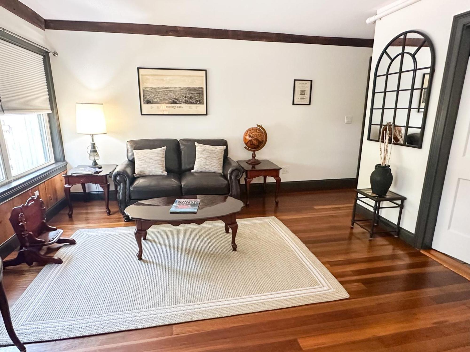 The Black Walnut Inn อัมเฮิร์สต์ ภายนอก รูปภาพ