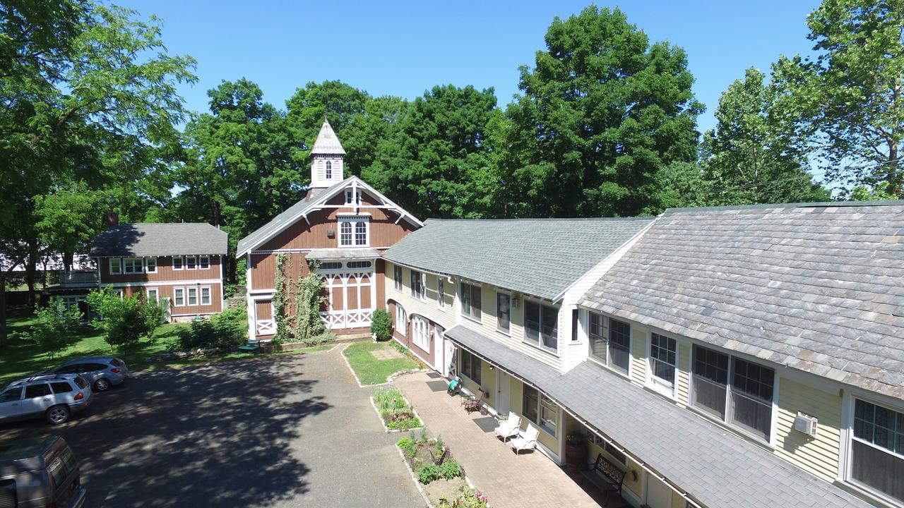 The Black Walnut Inn อัมเฮิร์สต์ ภายนอก รูปภาพ