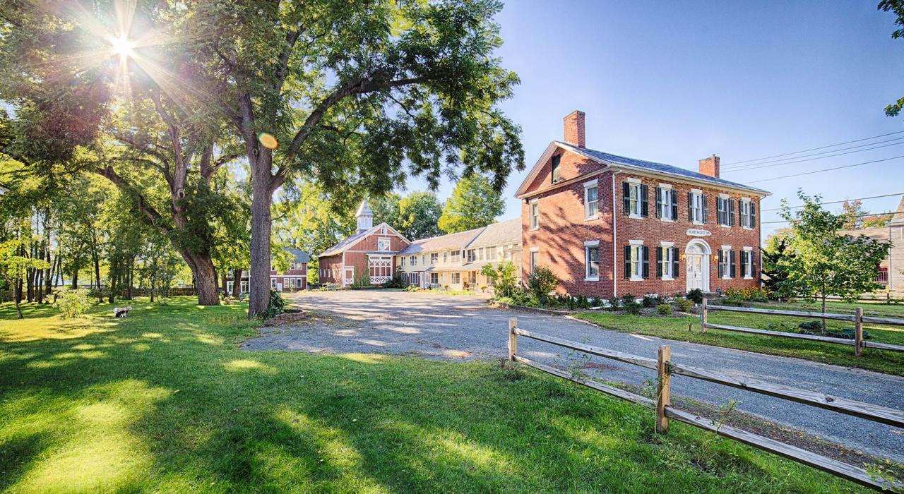 The Black Walnut Inn อัมเฮิร์สต์ ภายนอก รูปภาพ